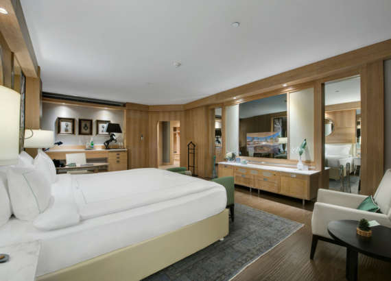 jade presidential suite master bedroom rc (1)