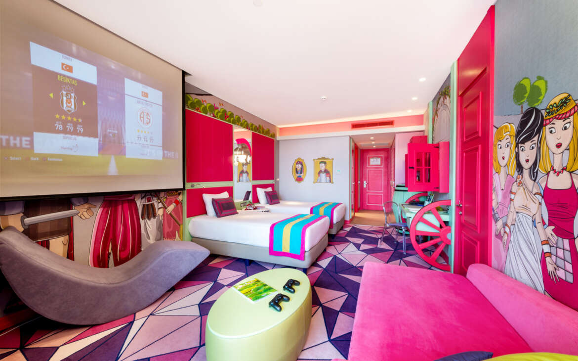 the land of legends deluxe pink room (2)