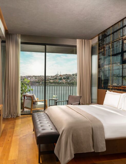 Rixos-Tersane-Istanbul-One-Bedroom-Premium-Terrace-Suite-Sea-View_1