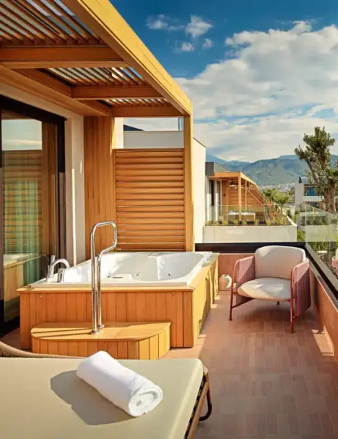 Jacuzzi Suite XO Cape Arnna Resort