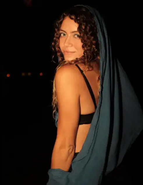 Carly Sant at Scorpios Bodrum: A Night of Pure Musical Connection