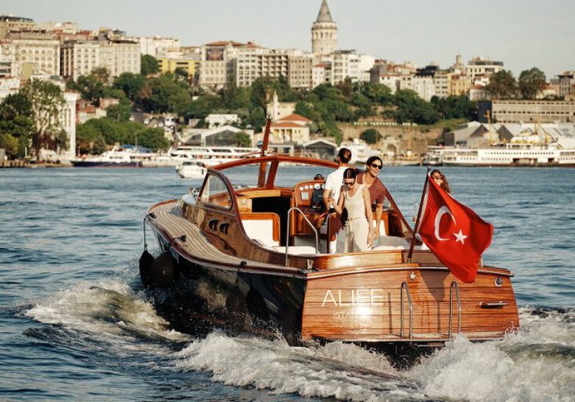 Aliée Istanbul Sail the Bosphorus with Aliée