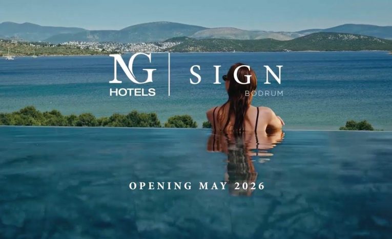NG Hotels с гордостью объявляет о предстоящем торжественном открытии своего нового роскошного шедевра — NG Sign Bodrum. Открытие курорта запланировано на 2026 год, и этот исключительный проект переосмыслит стандарты премиального гостеприимства на полуострове Бодрум.